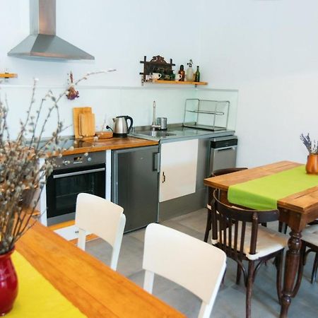Karadi-Berger Vendeghaz Apartment Erdobenye Bagian luar foto