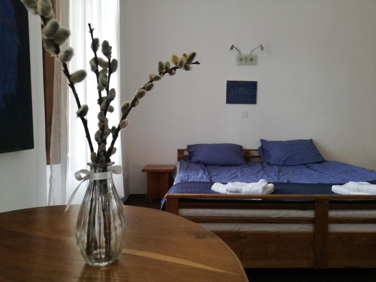 Karadi-Berger Vendeghaz Apartment Erdobenye Bagian luar foto