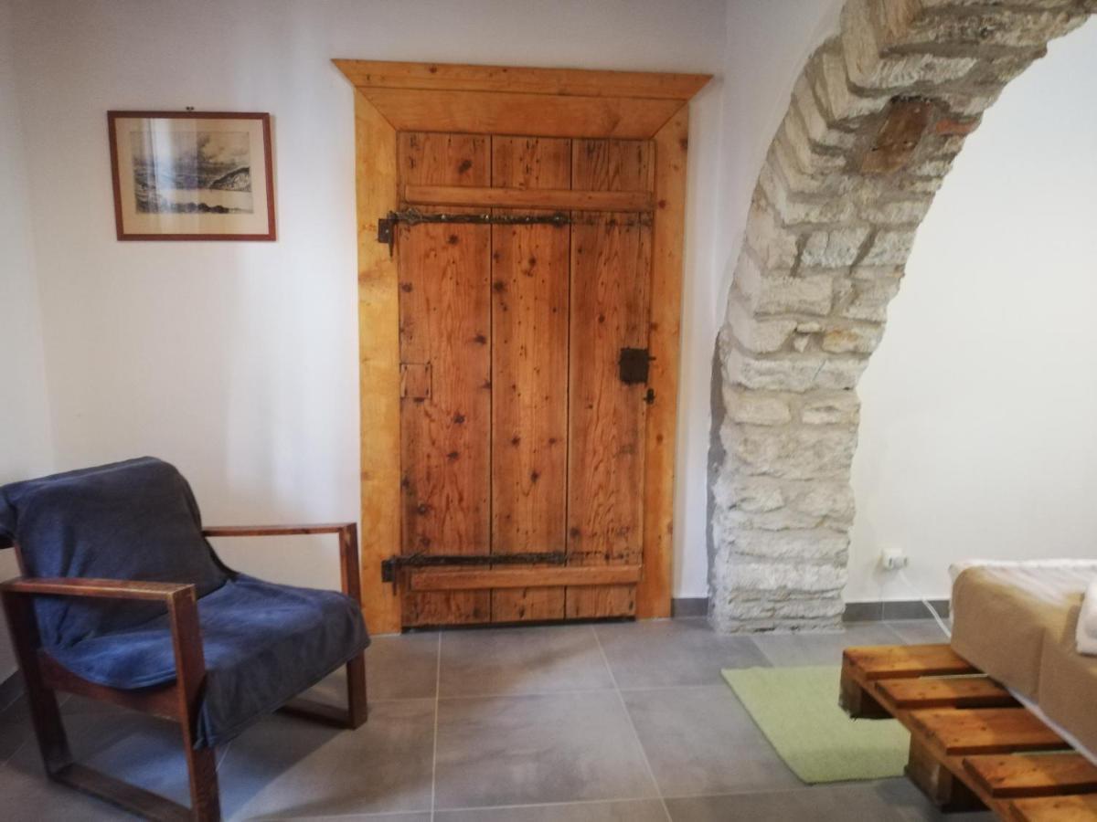 Karadi-Berger Vendeghaz Apartment Erdobenye Bagian luar foto