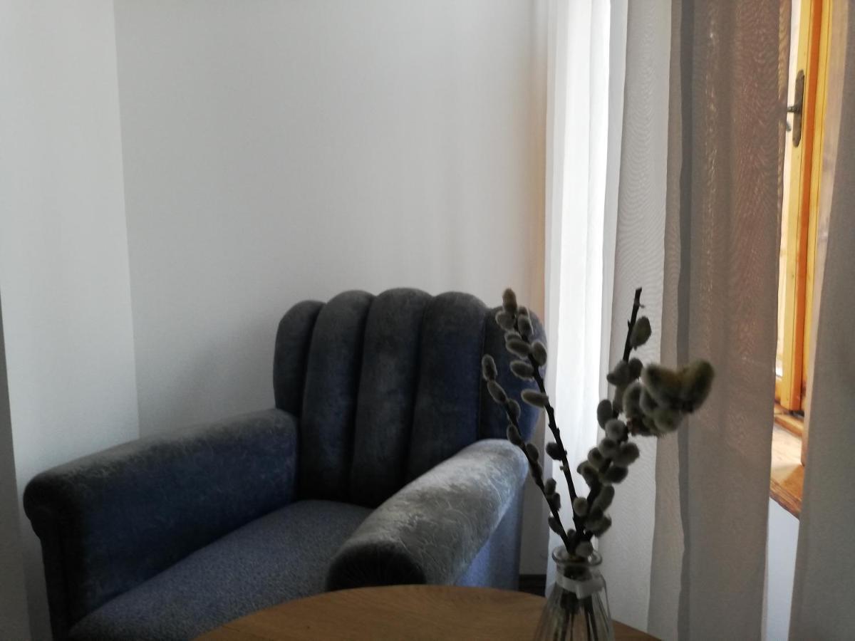 Karadi-Berger Vendeghaz Apartment Erdobenye Bagian luar foto