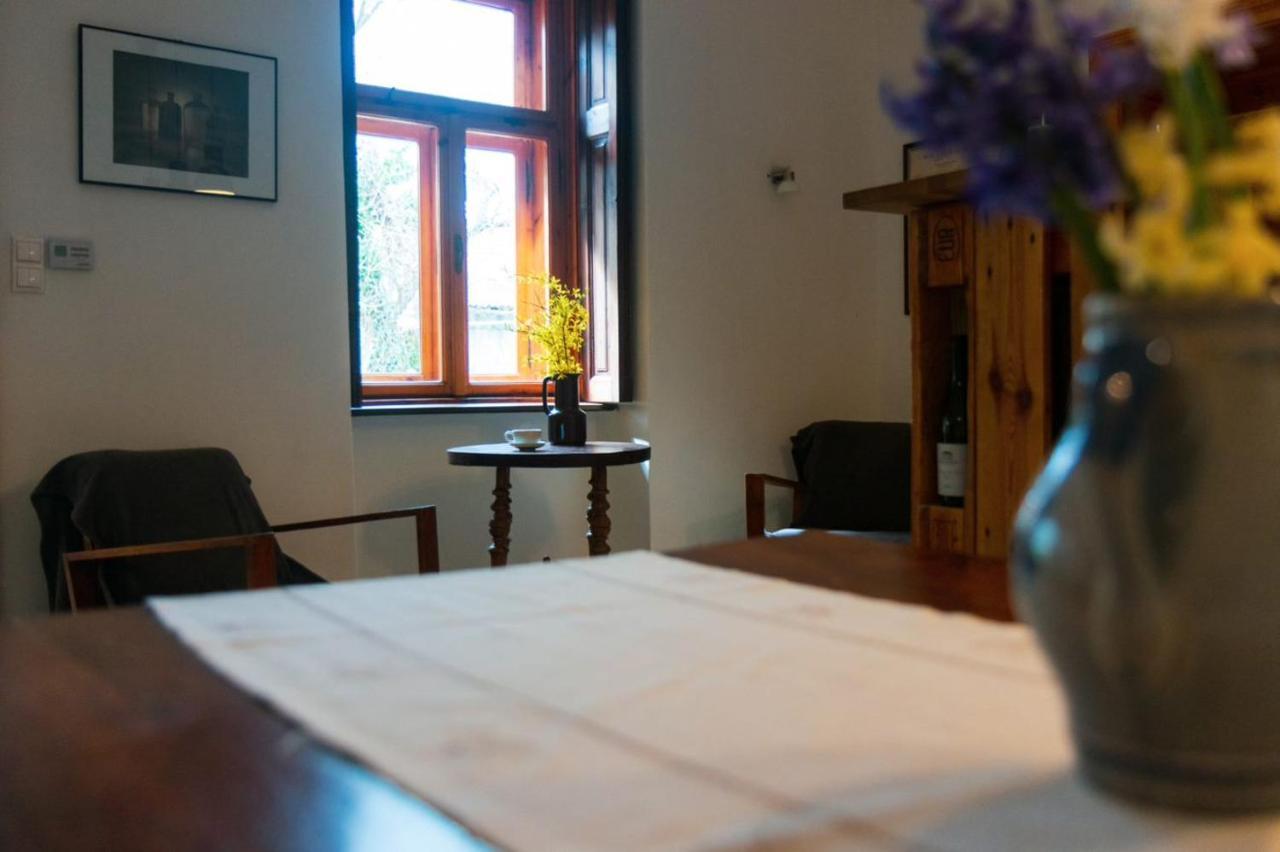 Karadi-Berger Vendeghaz Apartment Erdobenye Bagian luar foto